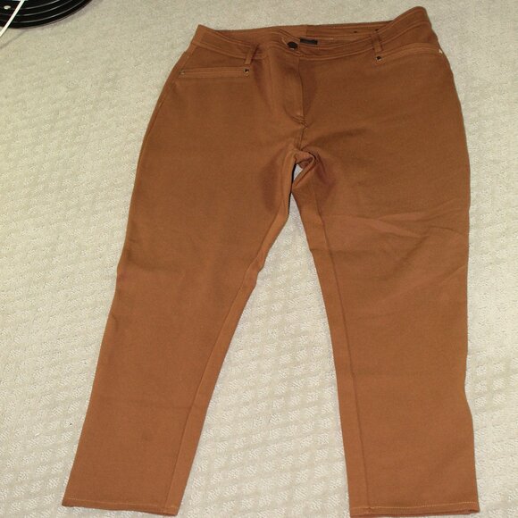 NWOT Chico's So Slimming Sz 14P / 2.5P Brown Ponte Pants - Picture 1 of 6